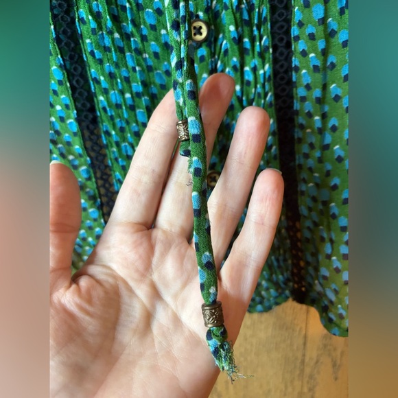 By Anthropologie Green/Blue Abstract Print Button Front Tank EUC - Picture 4 of 8